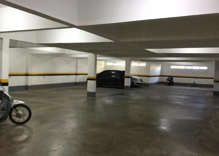 Apto12 Com Wifi Garagem E 100 Metros Da Av Brasil