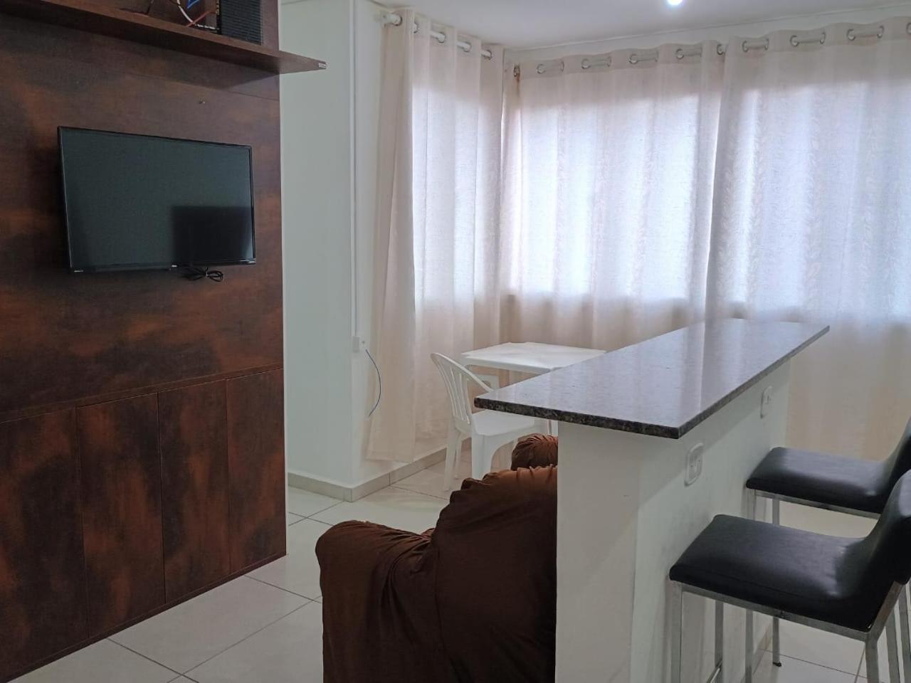 Apto12 Com Wifi Garagem E 100 Metros Da Av Brasil *