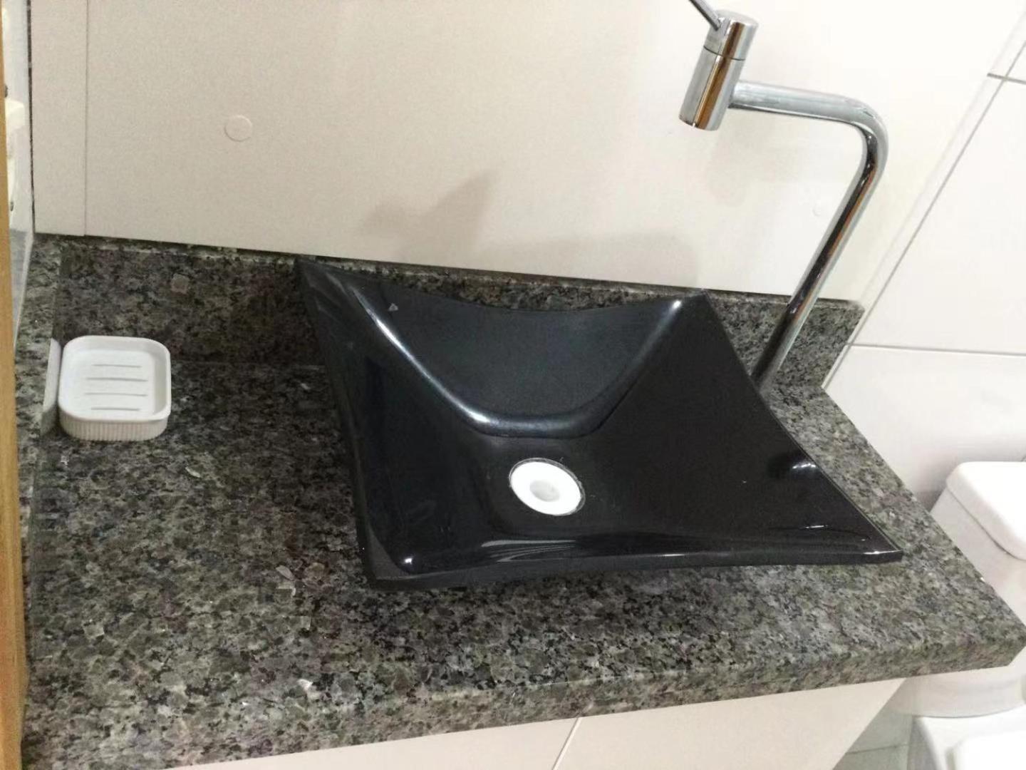 Apto12 Com Wifi Garagem E 100 Metros Da Av Brasil