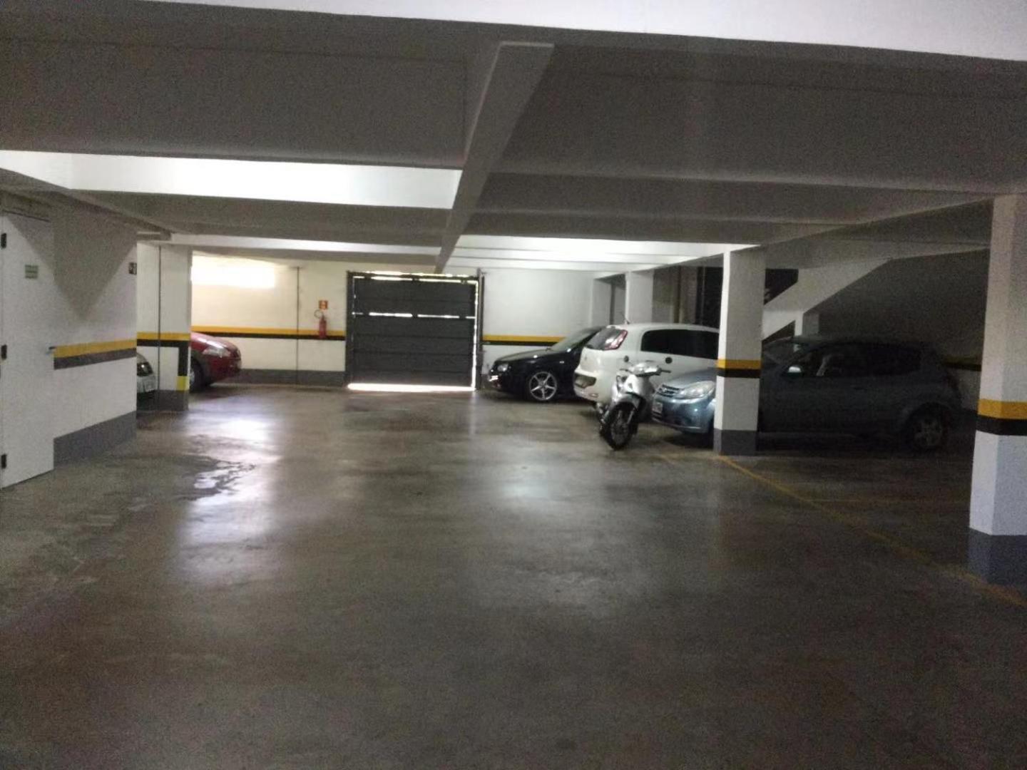 Apto12 Com Wifi Garagem E 100 Metros Da Av Brasil Apartment